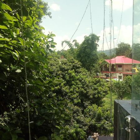 Khas Nagrota Hotel Sky Bule & Restaurant מראה חיצוני תמונה