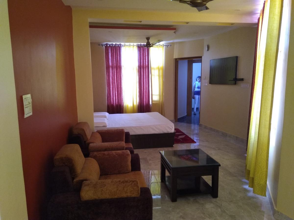 Khas Nagrota Hotel Sky Bule & Restaurant מראה חיצוני תמונה