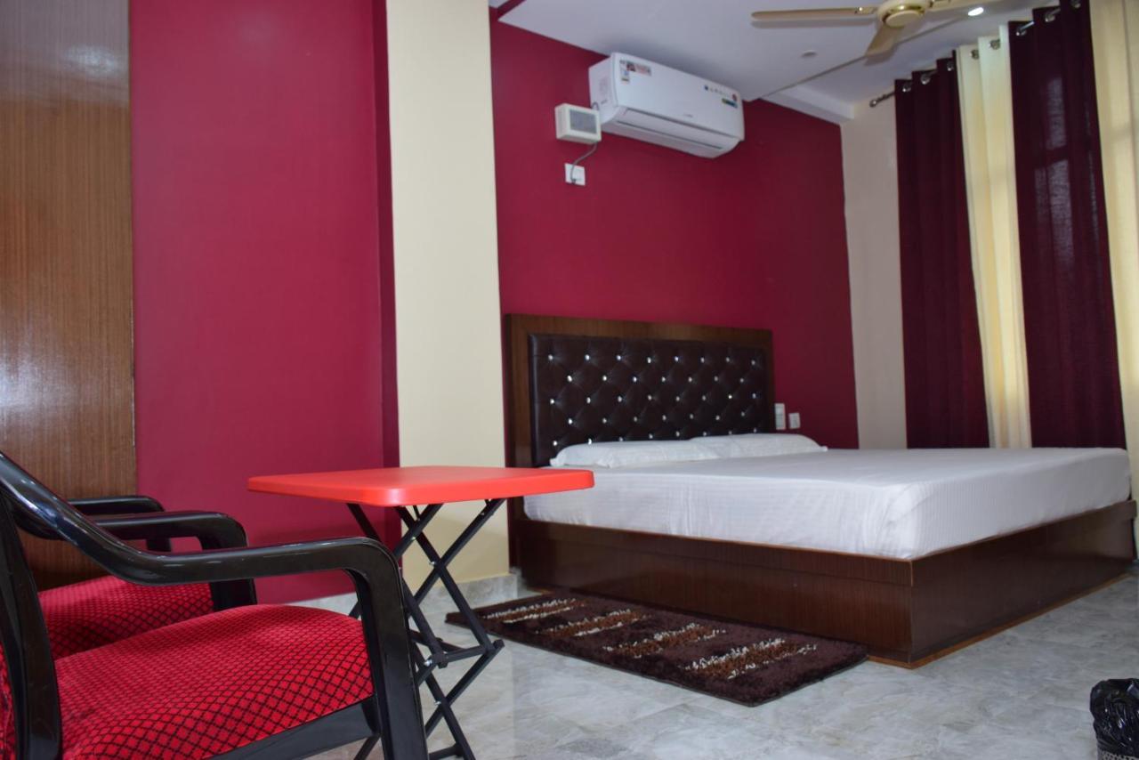 Khas Nagrota Hotel Sky Bule & Restaurant מראה חיצוני תמונה